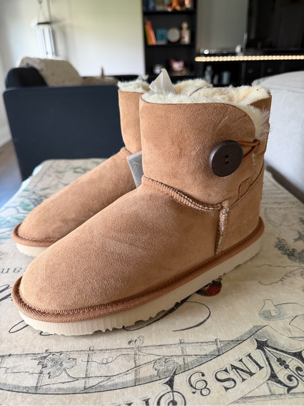 Ugg since 1974 Classic Shearling-Lined Short Boot in Chestnut - Women’s 7 BNWT